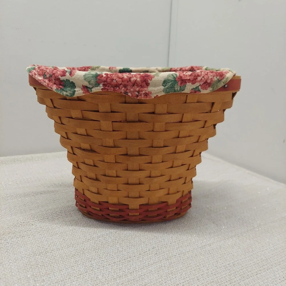 Longaberger 2002 Geranium Basket with Plastic Protector and Fabric Liner Floral